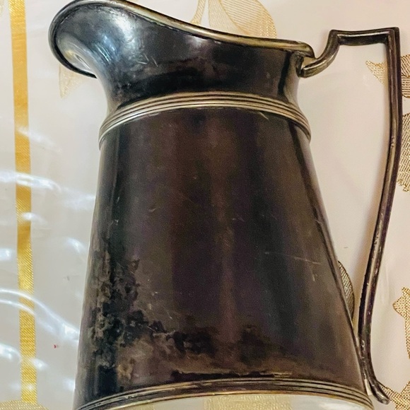 Antique Middletown Plate Co. Creamer - Pattern
729 - Silverplate - c.1900 - Picture 5 of 7